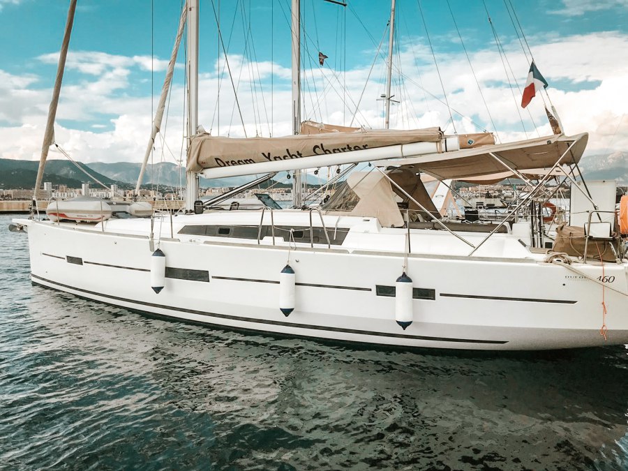 Boot in Corsica, haven Ajaccio - Reiskick