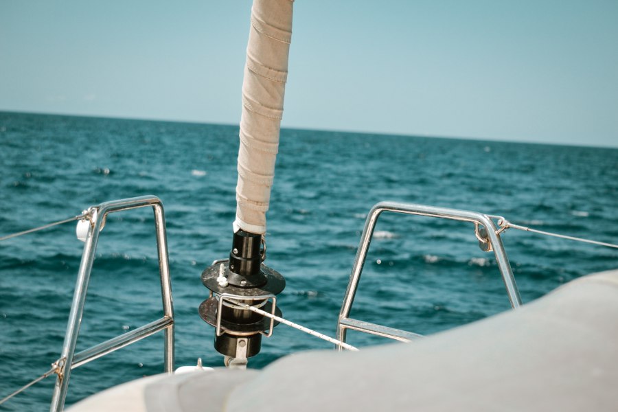 Zeilboot CorsicaDe ultieme zeilroute om Corsica en activiteiten die je niet mag overslaan - Reiskick