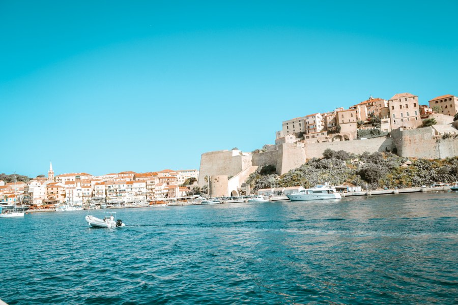 Uitzichtfoto Calvi, Corsica - Reiskick