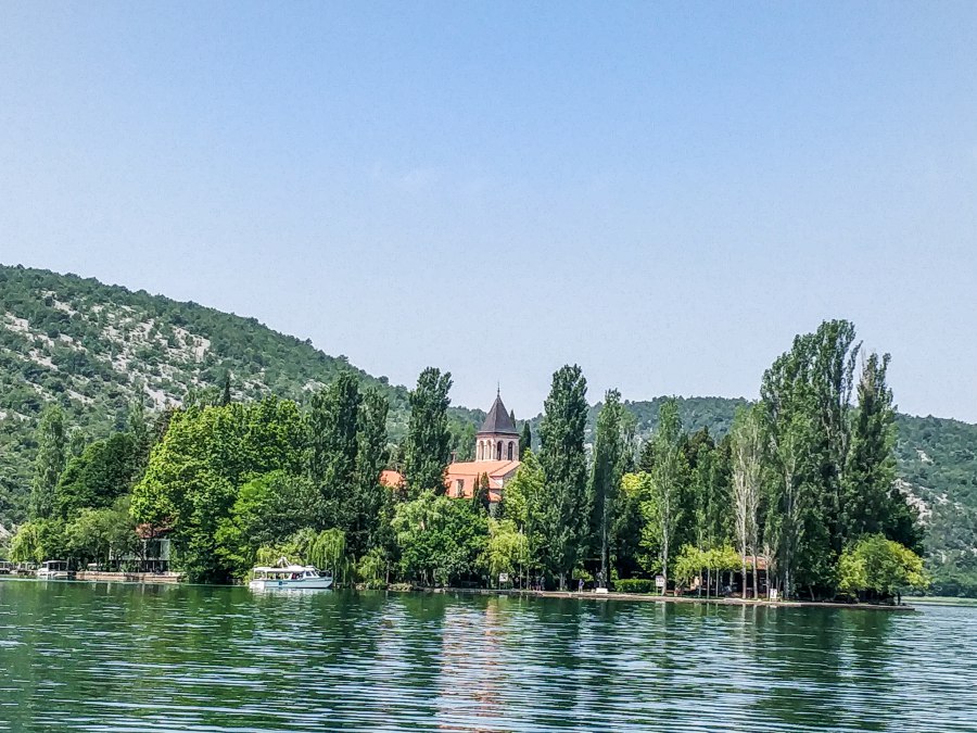 Boottocht door de prachtige natuur van de Krka meren in Kroatië - Reiskick